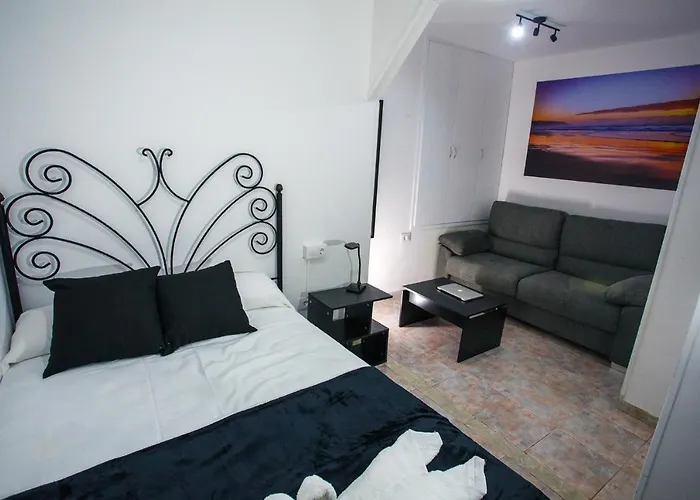 A Casina De Juan En El Centro Del Pueblo Daire Corcubión