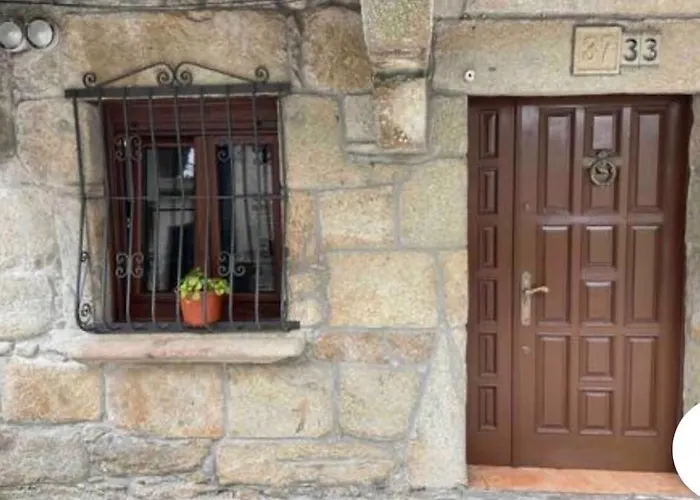 A Casina De Juan En El Centro Del Pueblo Corcubión