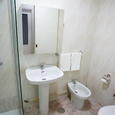 A Casina De Juan En El Centro Del Pueblo Corcubión