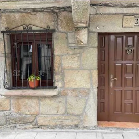 A Casina De Juan En El Centro Del Pueblo Corcubión